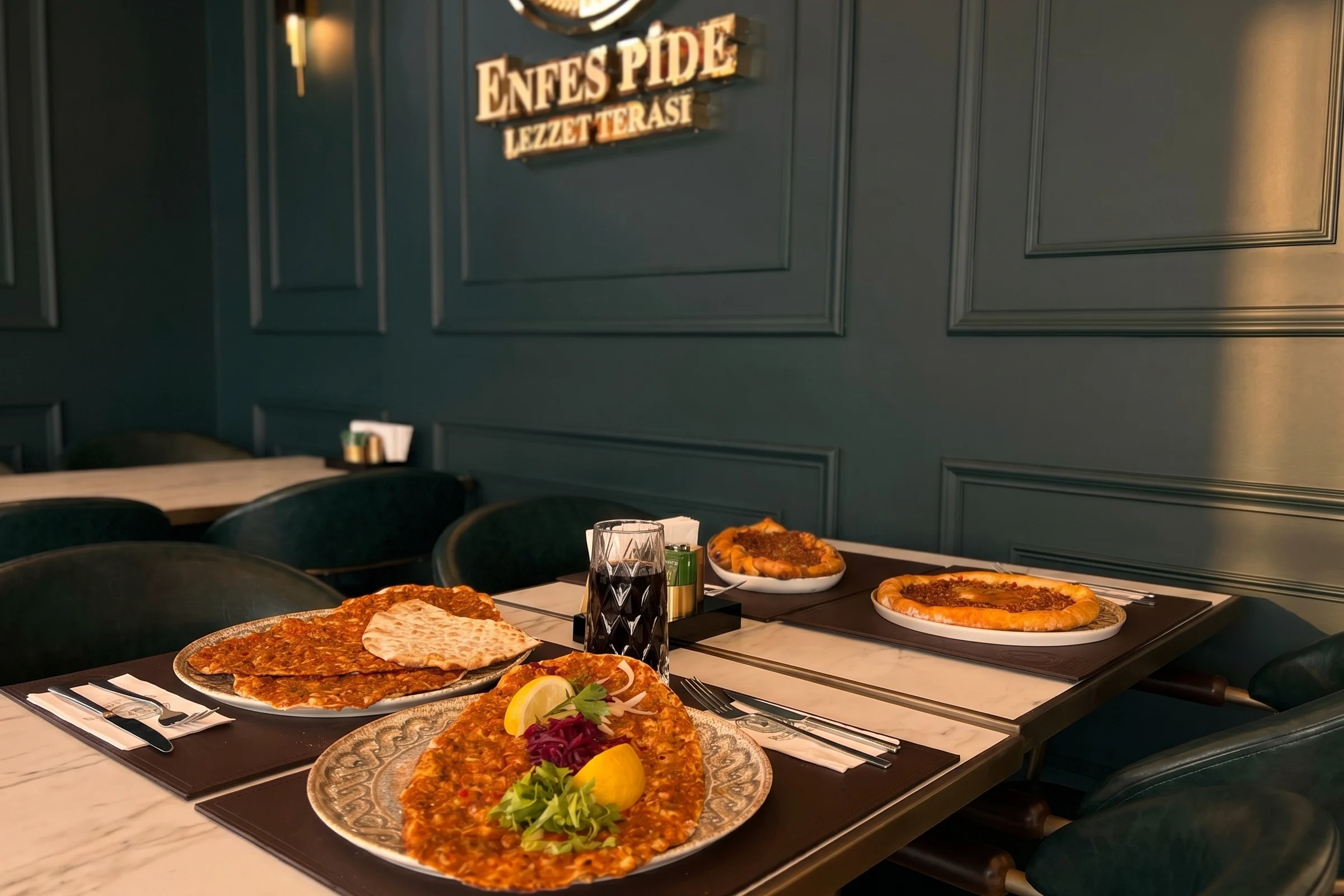 Enfes Pide mekân
